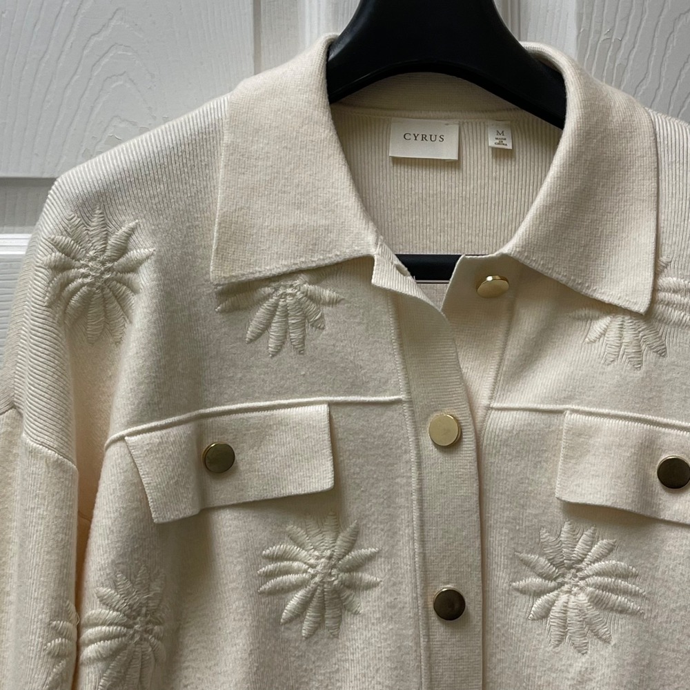 Cyrus Women's Medium Cream Embroidered Floral Cardigan With Gold Buttons